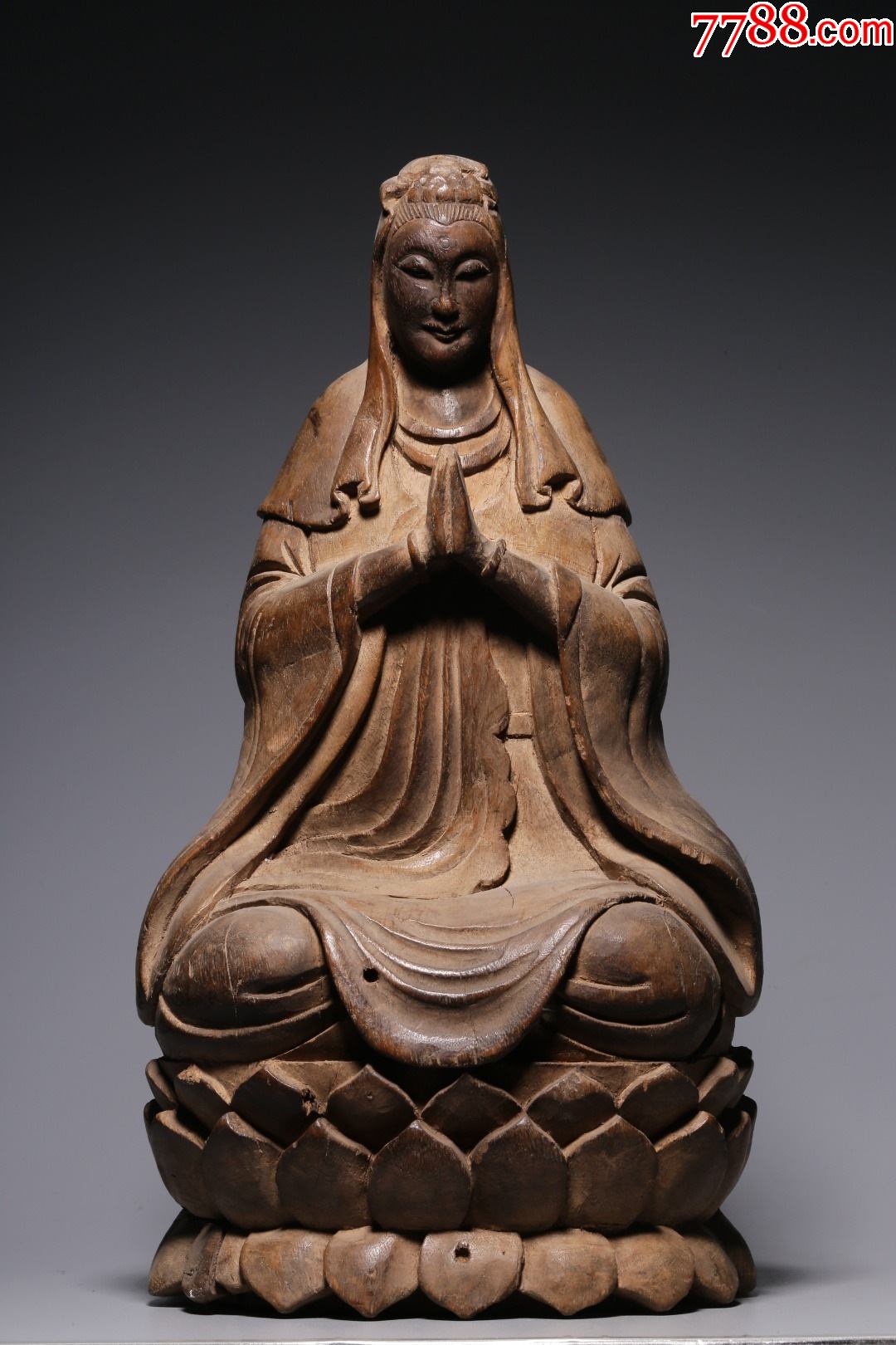 木雕观音坐像