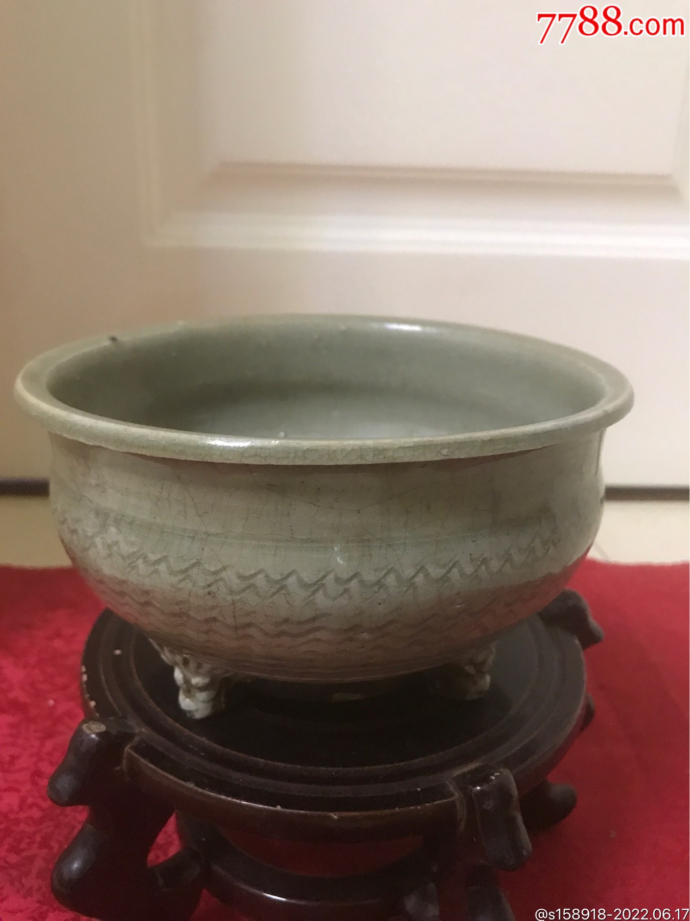 清代青瓷水波纹三兽足大炉_价格1580元_第1张_7788收藏__收藏热线