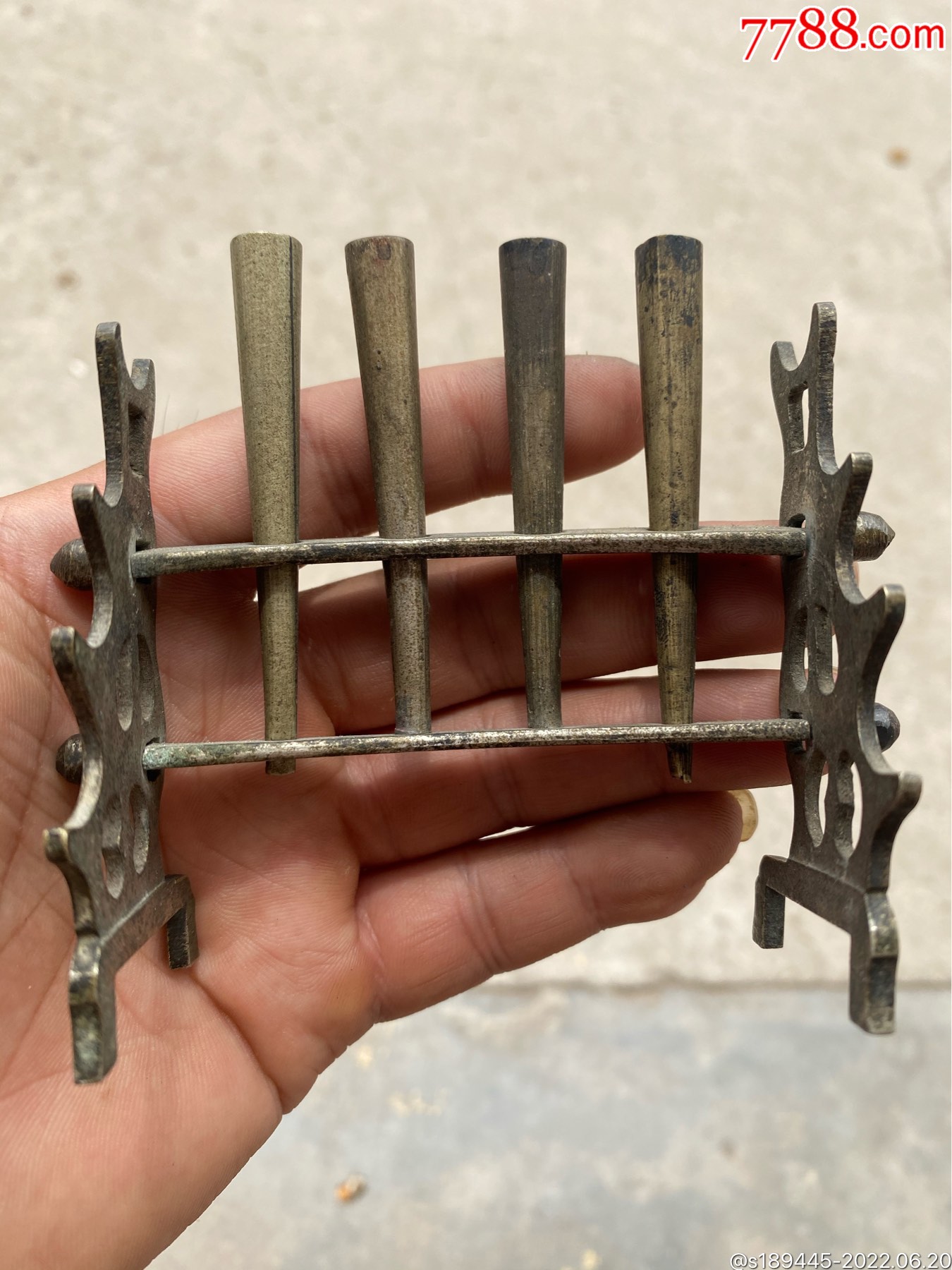 老铜笔架描述见简介品相如图保真保老不议价