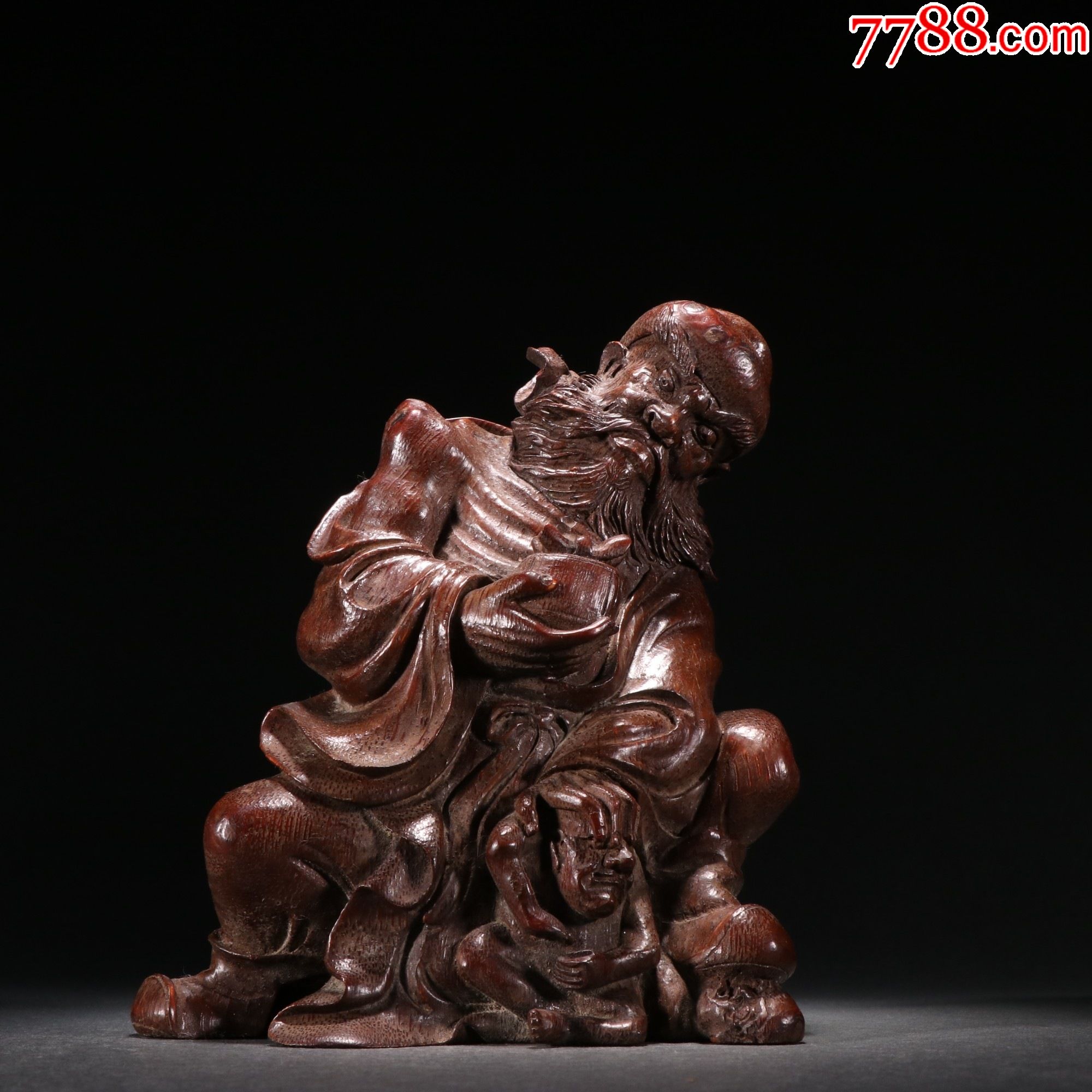 竹雕钟馗抓鬼摆件.