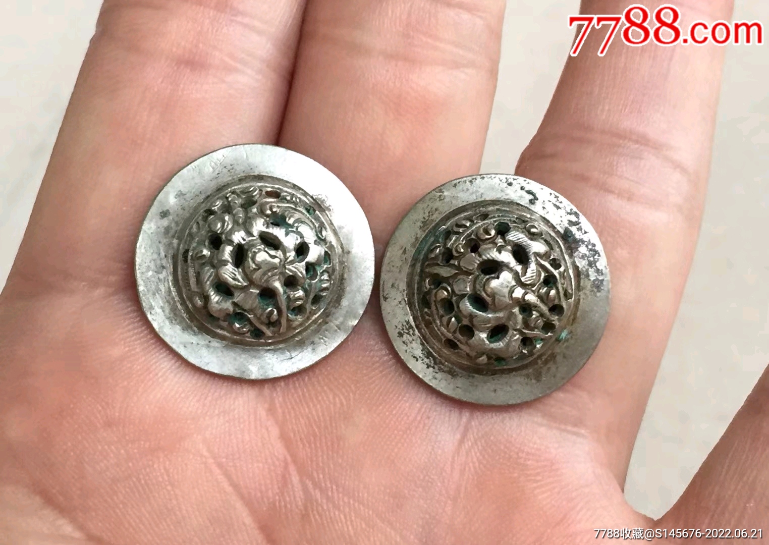 镂空牡丹老银扣一对_价格460元_第1张_7788收藏__收藏热线