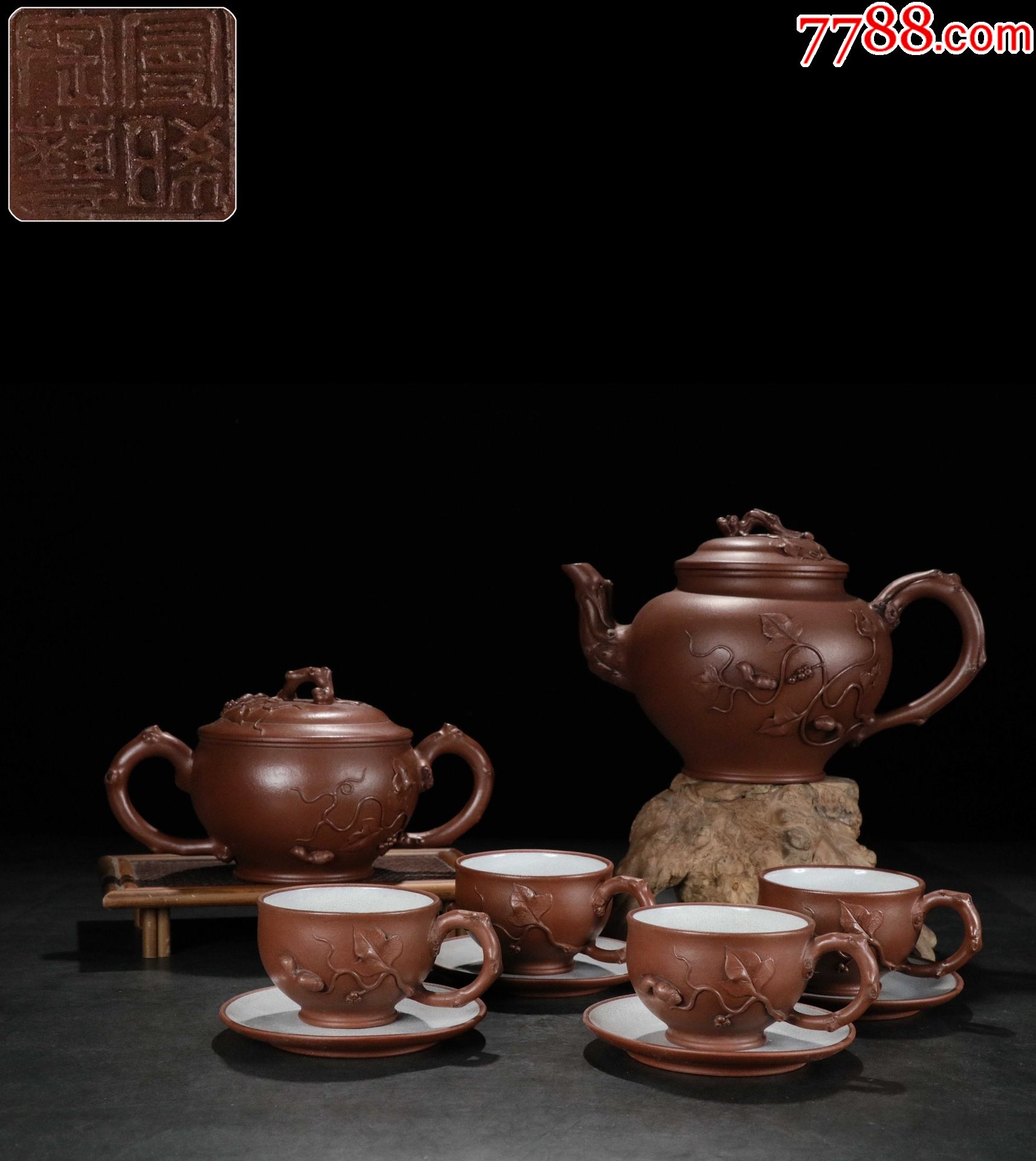 紫砂松鼠葡萄纹套壶