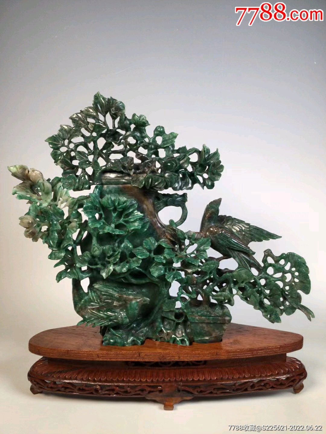 创汇时期独山玉雕刻花鸟纹花瓶