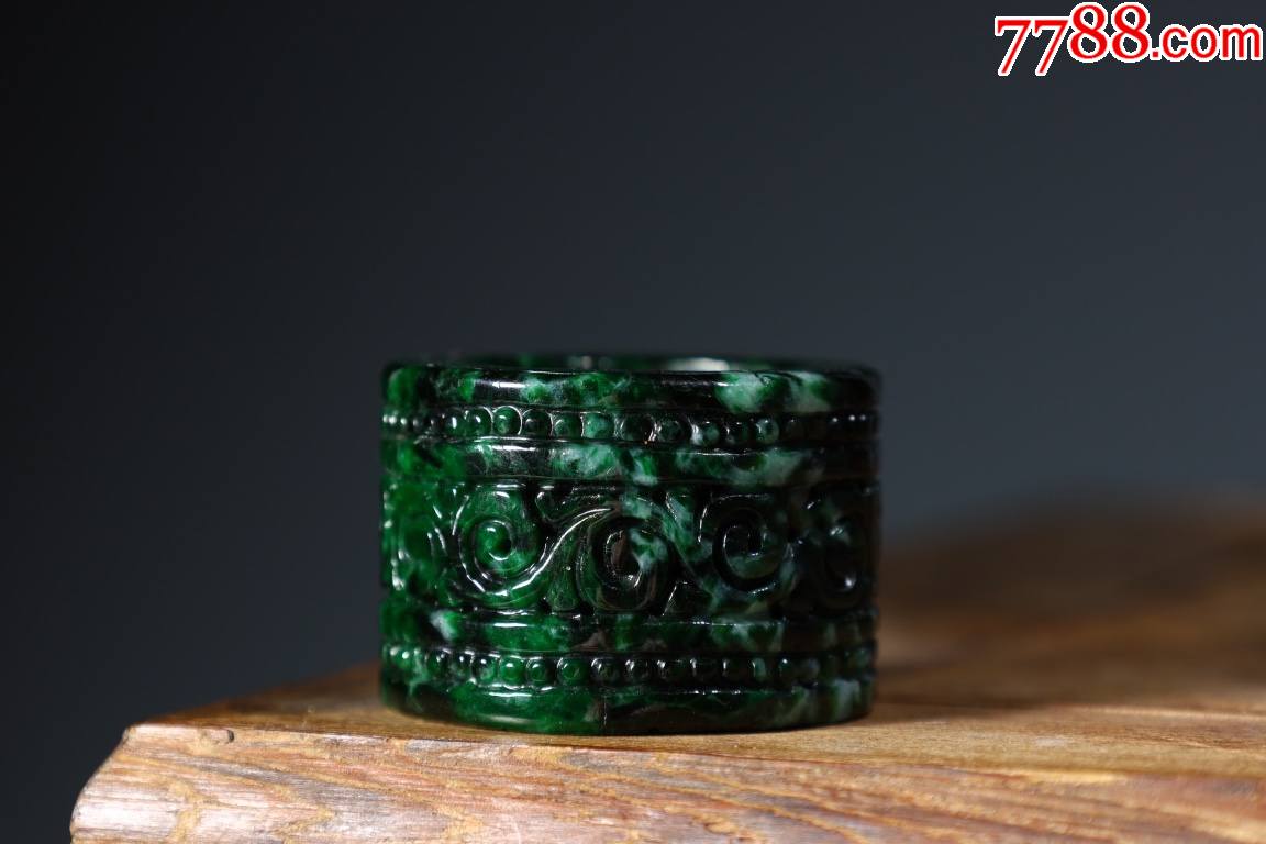 翡翠卷草纹扳指._翡翠/缅甸玉_产地图片_收藏价值_7788奇石收藏