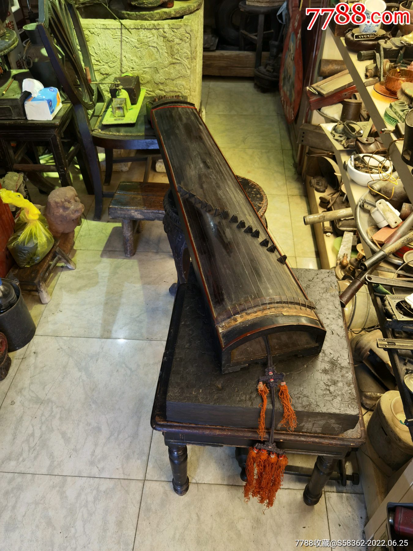 明清时期漂亮的十五弦古筝,用料上乘桐木,竹钉,超轻,整个一米多长的