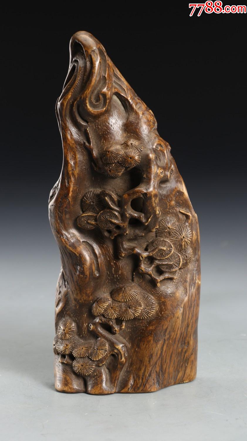 沉香木雕松纹山子摆件