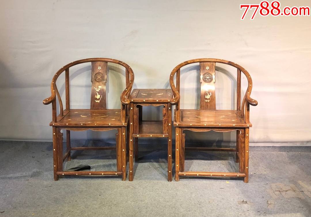 旧藏黄花梨镶贝壳圈椅王