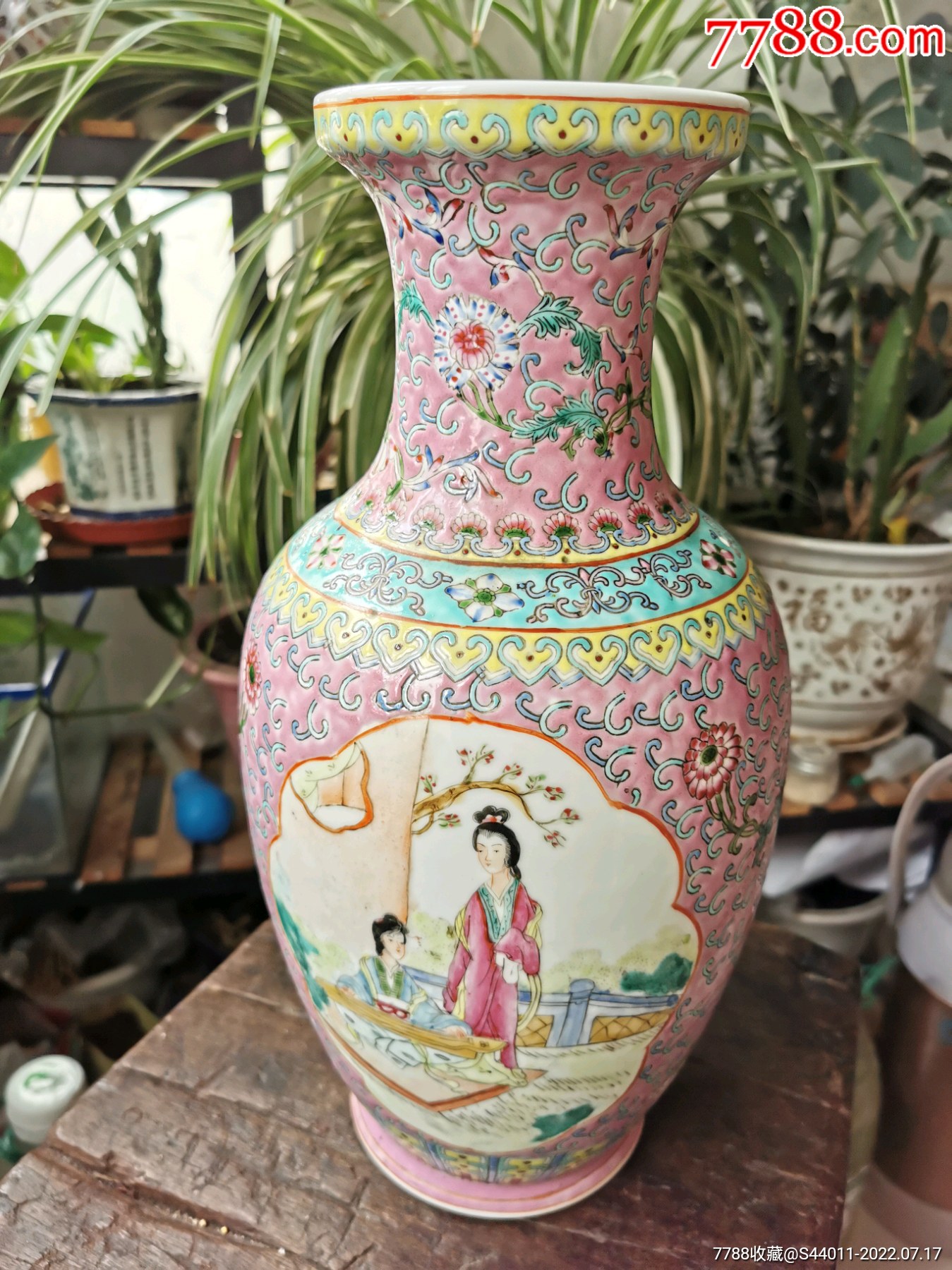中国，花瓶 ，景德镇，時代物，粉彩 ，大壷 ，大花瓶 ，大甕
