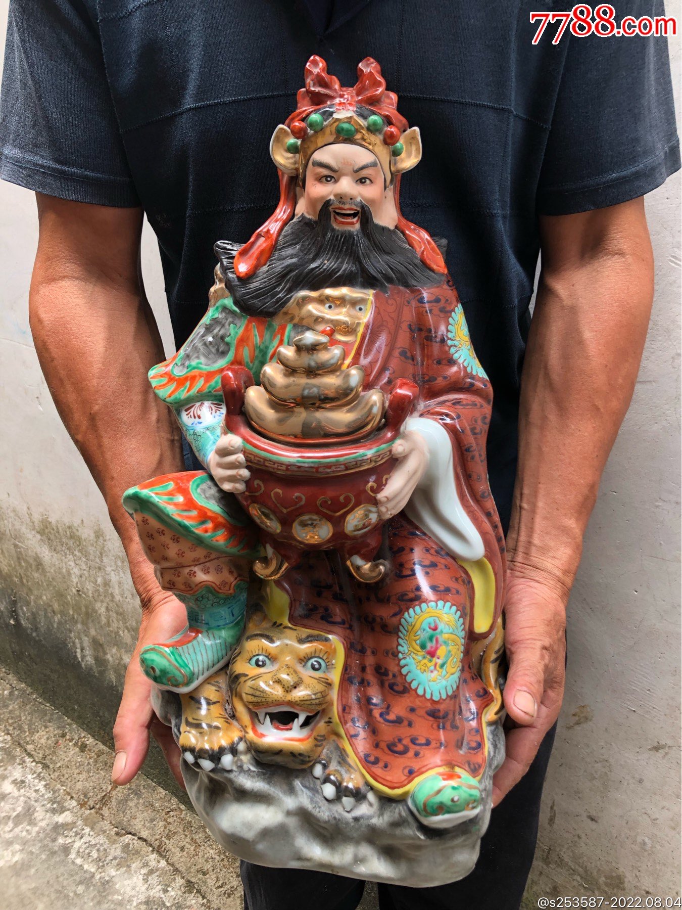 五六十年代景德镇名家武财神赵公明,做工一流,瓷质超级好,大气美观