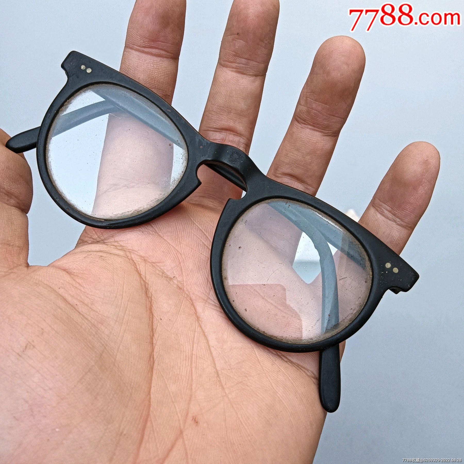 民国解放初时期眼镜一个,花镜,古色古香,这个品相不错,38包邮