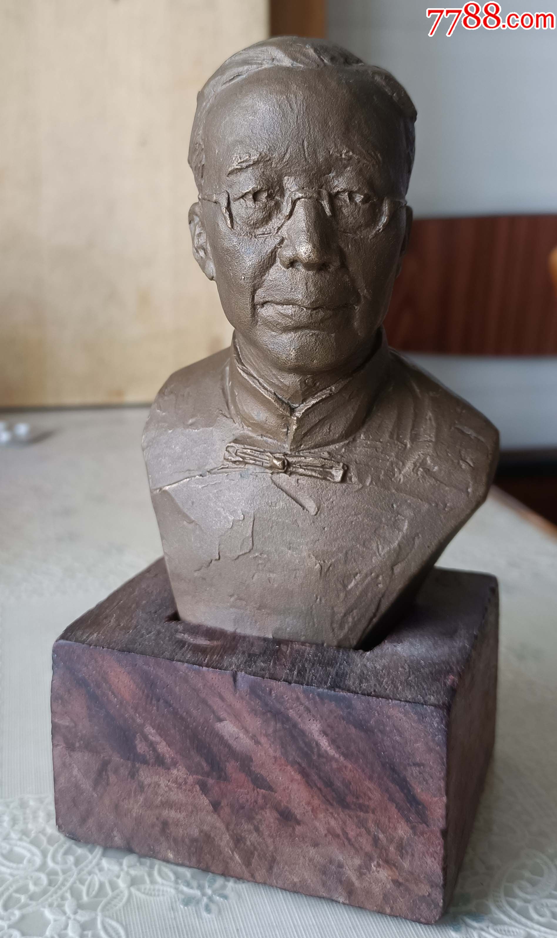 中*美院硕士,雕塑家柳青雕塑作品著名的诗人,思想家郭沫若铜像-价格