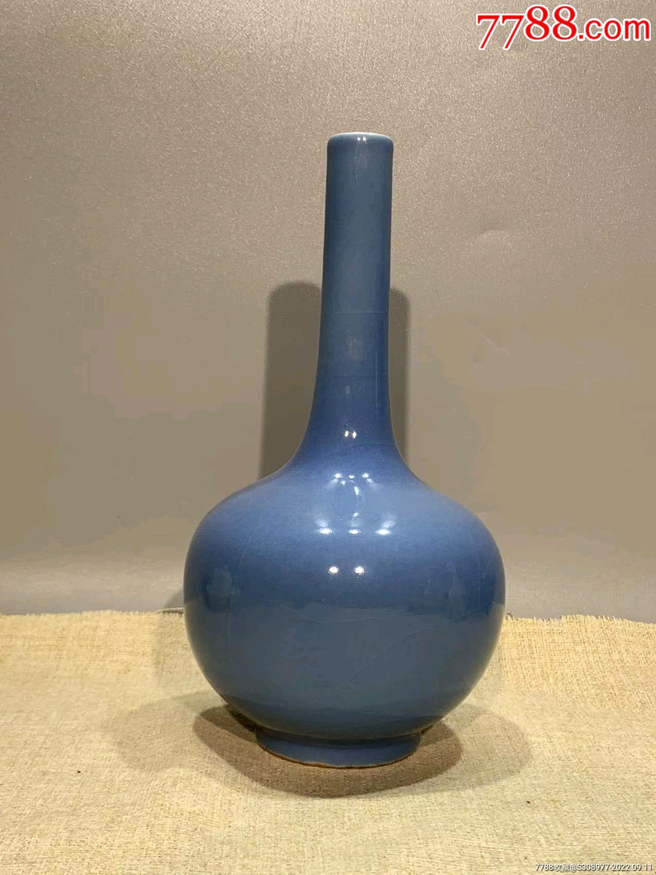 清代季蓝釉长颈瓶-蓝釉瓷-7788红宝书