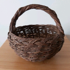 东北民俗:手工编织的小筐"特小"