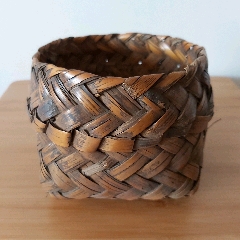 东北民俗:手工编织的小席篓