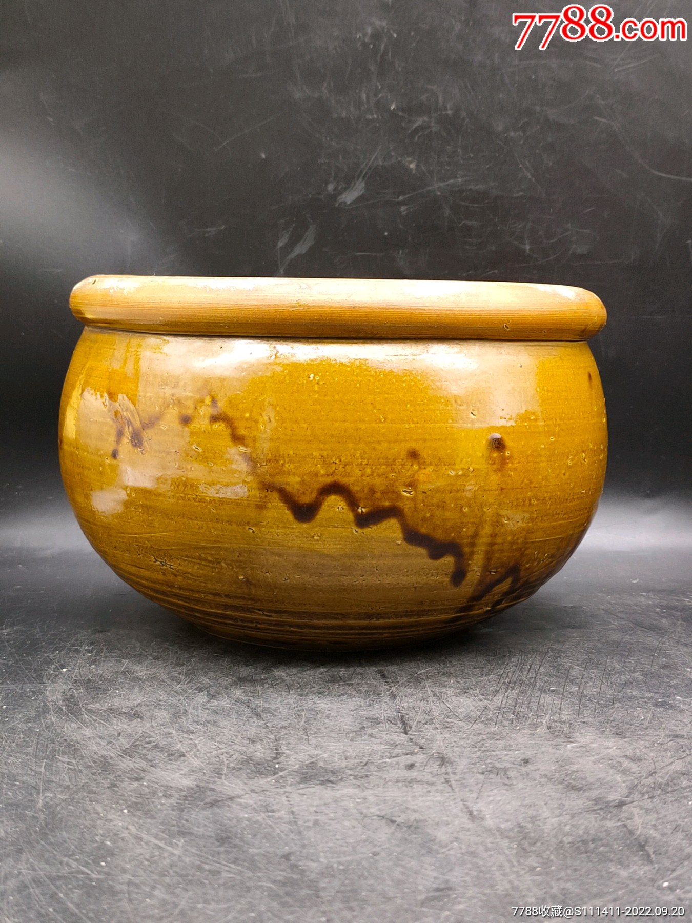 民国姜黄釉小水罐一只-黄釉瓷-7788铜镜收藏