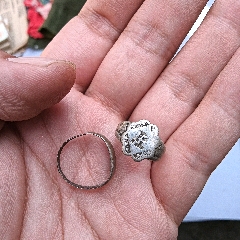 民国时期老银戒指两个,都是一家收的,一个万字款青岛诚宝银号的