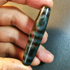 藏传糯白底贵人玛瑙天珠【宝贝尺寸】:长37宽14.5毫米左右【收藏逼