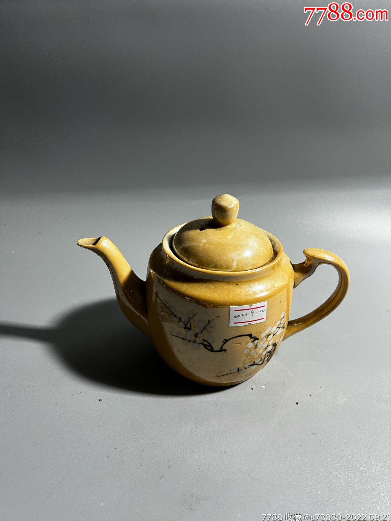 80年代左右,电光釉梅花小壶一把,轻微开线_彩绘瓷/彩瓷_种类图片_收藏