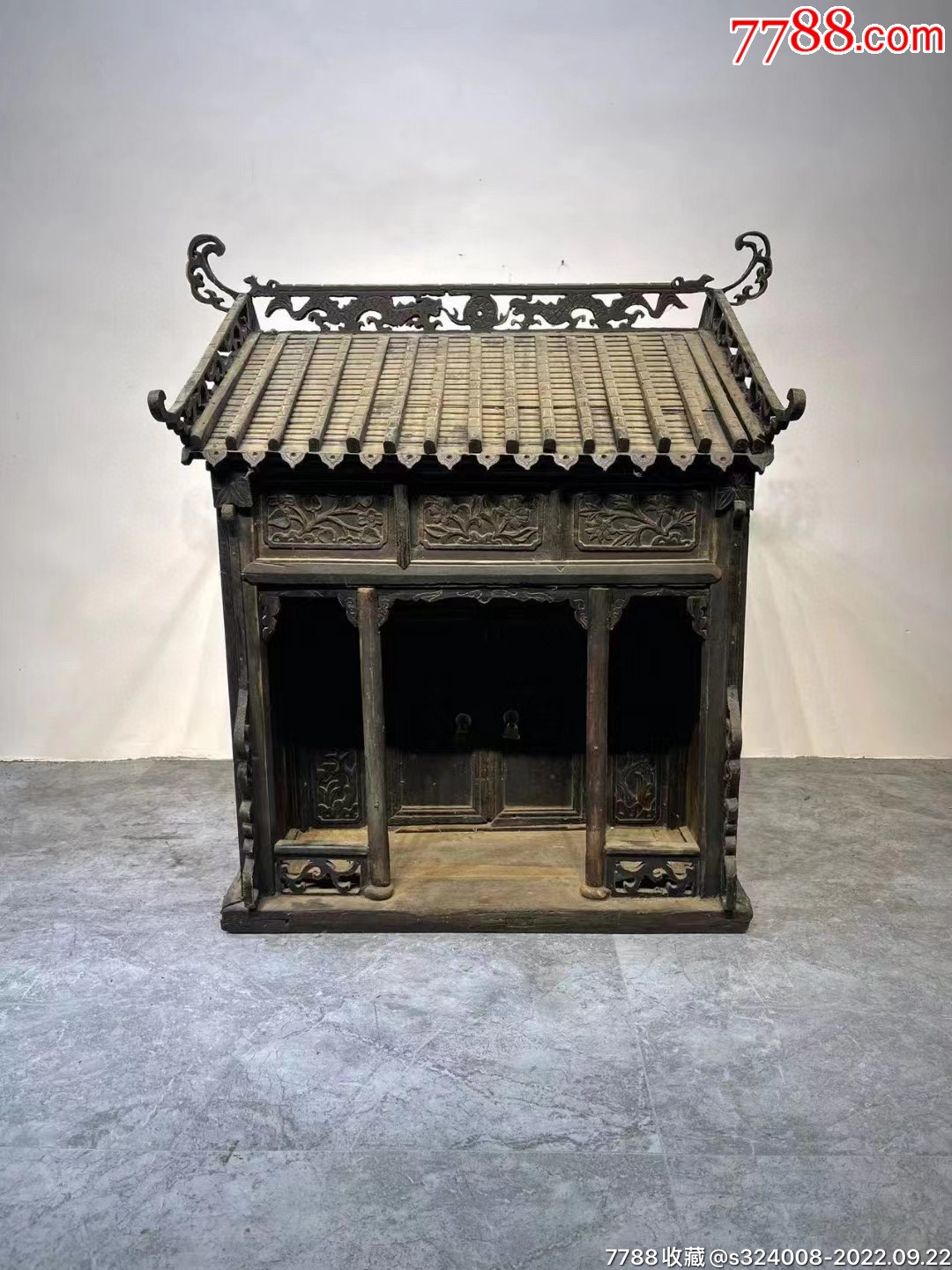 清代楠木神龛,造型古朴,雕工精美.尺寸:96×95×107.-价格:2600元-se8