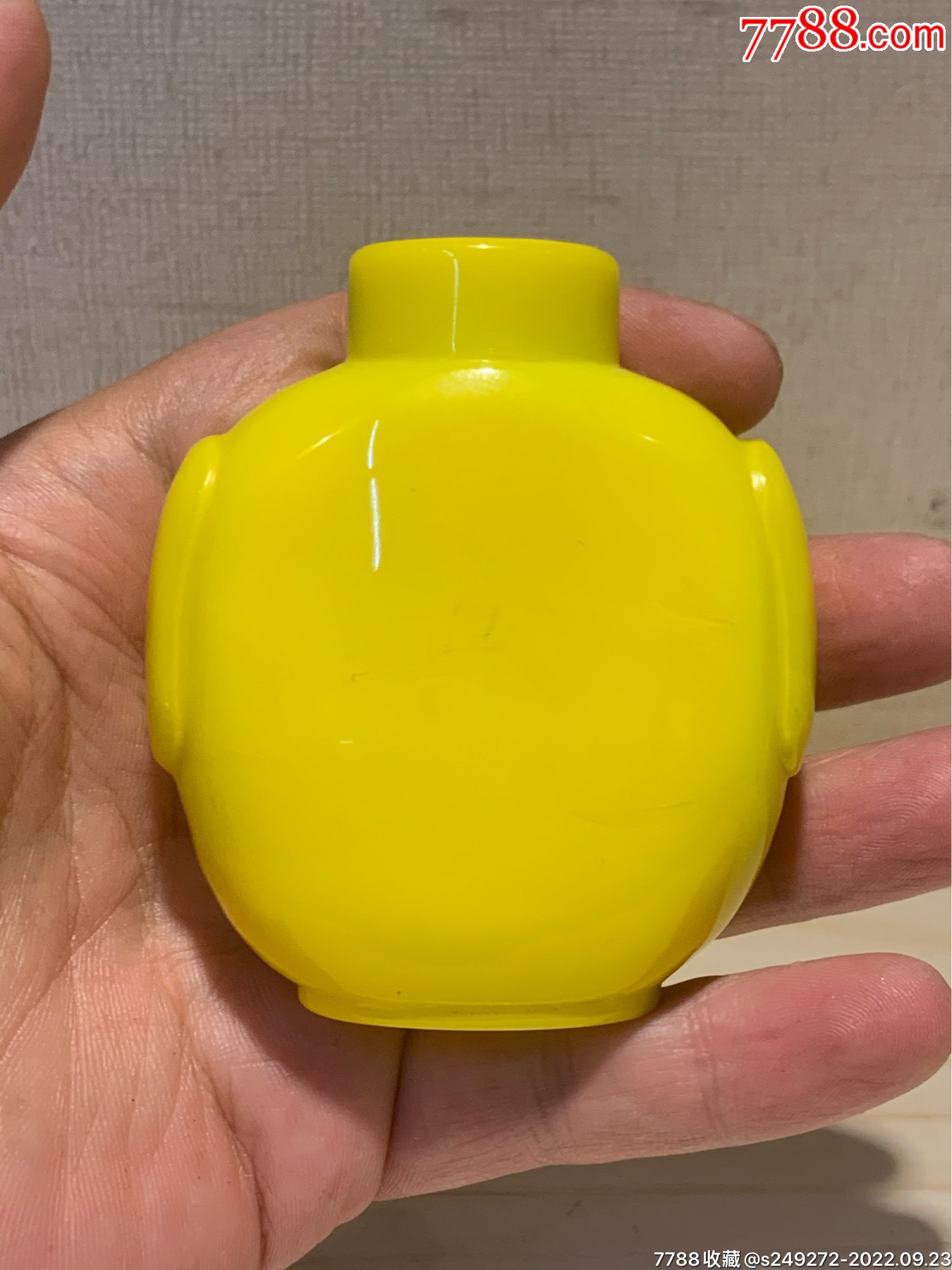 创汇时期厂货鸡油黄料器鼻烟壶-鼻烟壶-7788版画原作