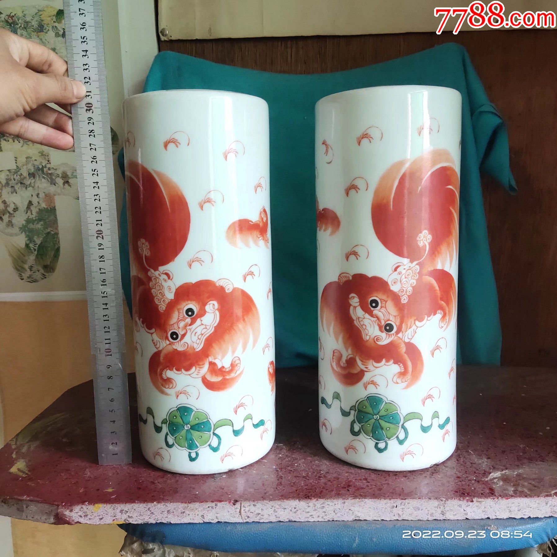 每个高31直径12厘米,完整的狮子图案的旧瓷器筒一对,包邮-价格:560元