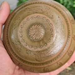 宋代青釉划花凤纹胭脂盒粉盒