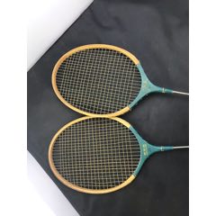  strong>怀旧七八十年代,国产上海生产出品航空牌201木质羽毛球拍一对