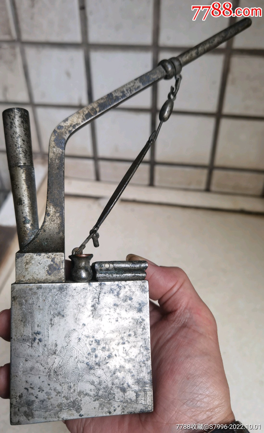 民国时期详记精工刻制精白铜"丹凤朝阳及人物题材"水烟袋-价格:2800元