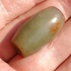 清代和田玉珠子