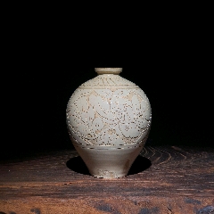 元代磁州窑白釉剔划花梅瓶