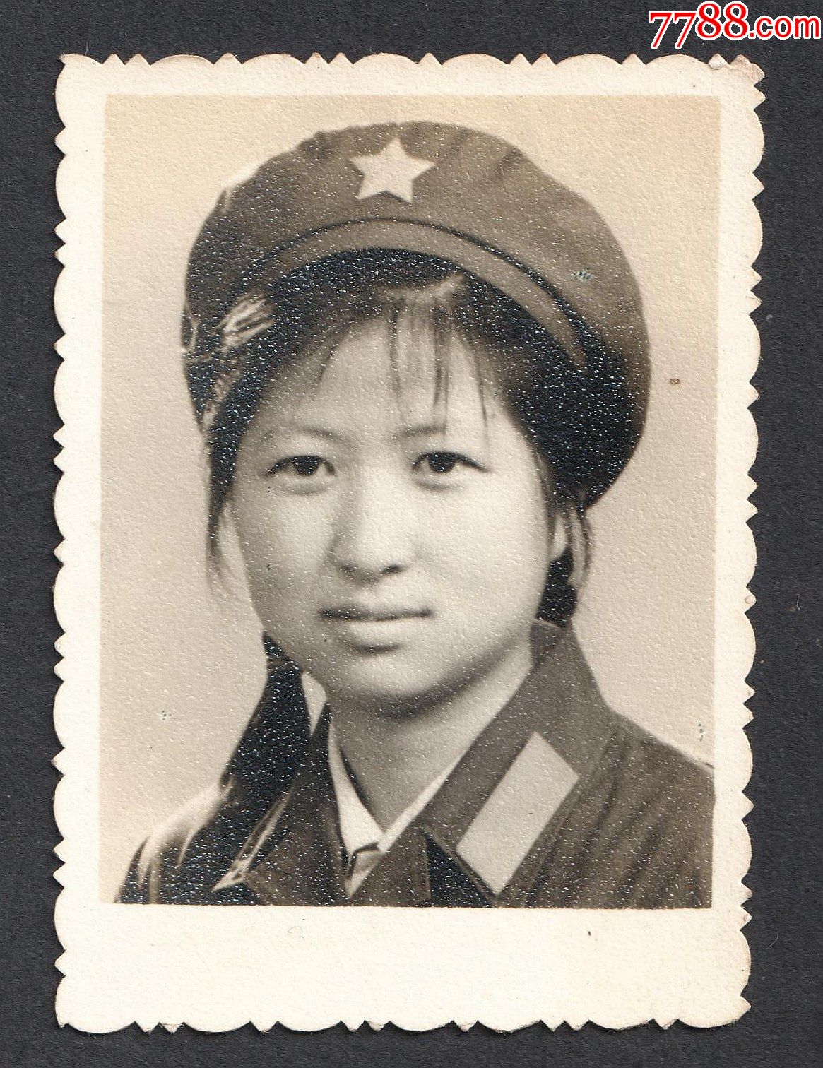 七十年代老照片--女军人半身照-老照片-7788收藏