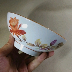 50,60年代浙江绍兴瓷厂全品花卉碗口径14高5.5厘米左右,底款"浙江绍兴