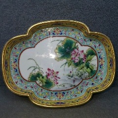 雍正御制高档珐琅彩荷叶纹大号海棠笔洗