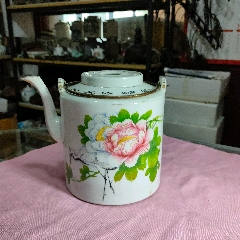 有味道的名家王隆泰写生落款的老茶壶_时代新居民【7788瓷器】