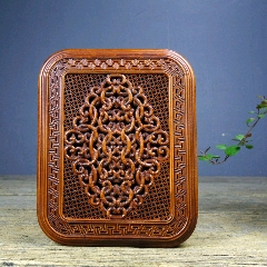 黄杨木镂空雕刻首饰盒