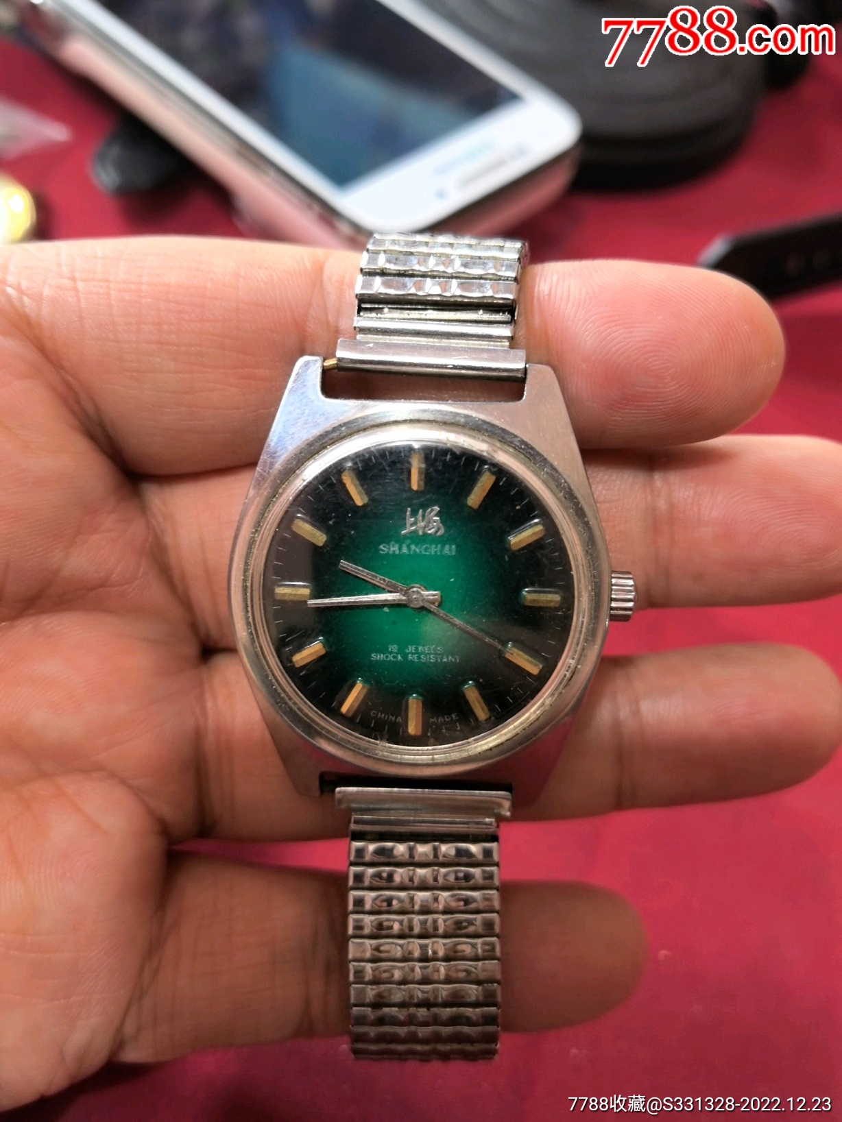 彩盘老上海牌7210彩盘手动上链机械表当年产保真库存原产绿色彩面