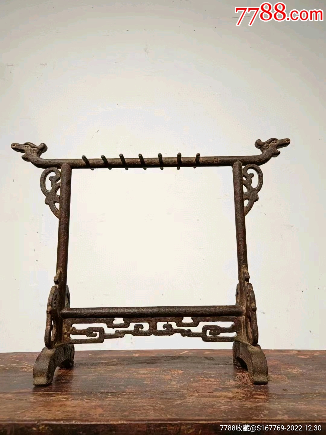 清早期：楠木，文房绘画陈设用品，笔架、整体朱红大器外披灰，整体保存完整，尺寸：长_笔架/笔搁_图片欣赏_收藏价值_7788画册网