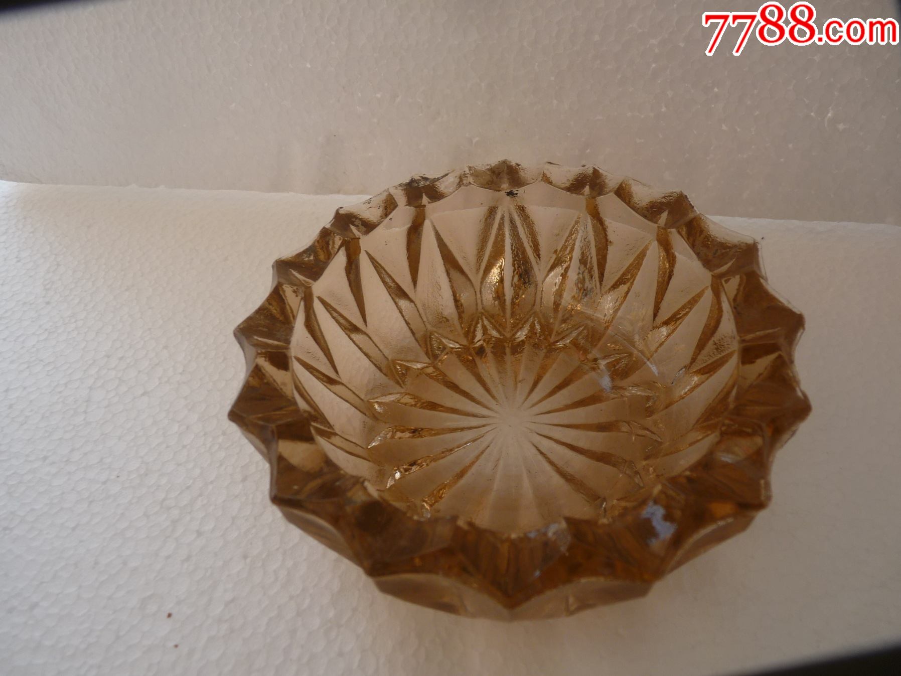 com)>首页>拍卖>其他玻璃工艺>民俗/琉璃/玻璃/红色玻璃烟缸_价格10元