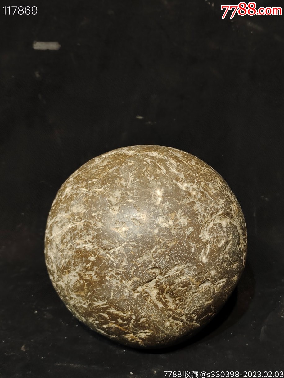 清代老石球,包浆一流,曾被用作铅球,适合空间美学设计,直径15公分