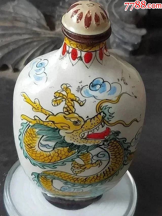 清代铜胎珐琅彩四爪龙【乾隆年制】鼻烟壶，尺寸8.2-4.5厘米_其他