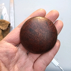 清代时期大樱子木挂件一个,保存的品相一流,包浆一流,挂在烟包子上蹭