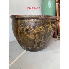 清代荷花缸，图案清晰，釉水一流，寓意祥和，包浆温润，器型归正，制作工艺精谌，