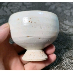 李朝 青白瓷 韩国明代李朝白瓷高足杯，全品，口径7高6厘米左右。【年份】明末