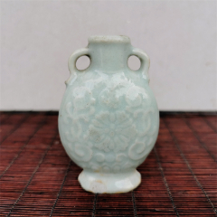 一拍堂清代瓷器抱月瓶印花药瓶古董文玩把件收藏真品老古玩豆青釉鼻烟壶