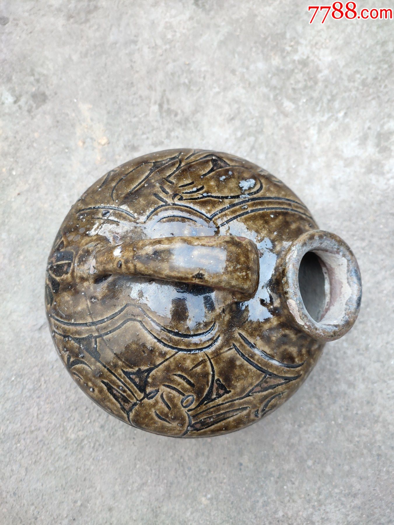 全品清代马口窑陶器夜壶,高20厘米,直径20厘米,如图所示