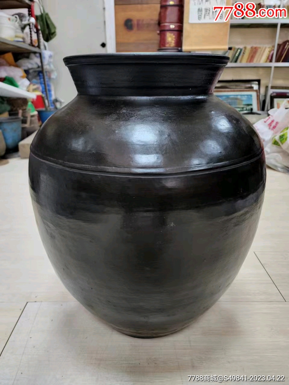 美品朝鲜百年大型老黑陶缸陶器民俗品_价格2500元_第1张_7788收藏__收藏热线