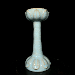 宋汝窑冰裂纹莲花灯，高17直径7.5cm