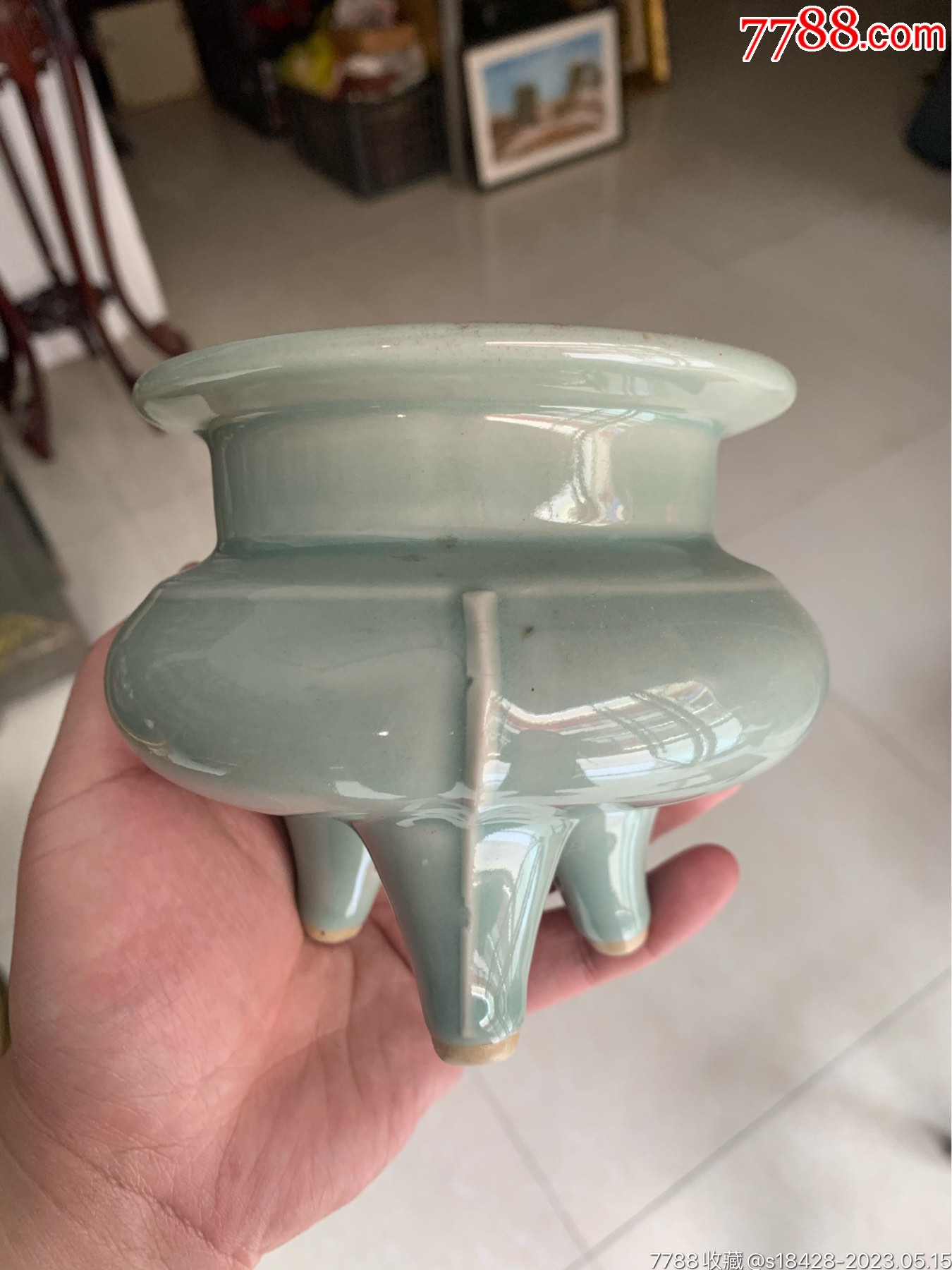 七八十年代龙泉窑青瓷香炉摆件
