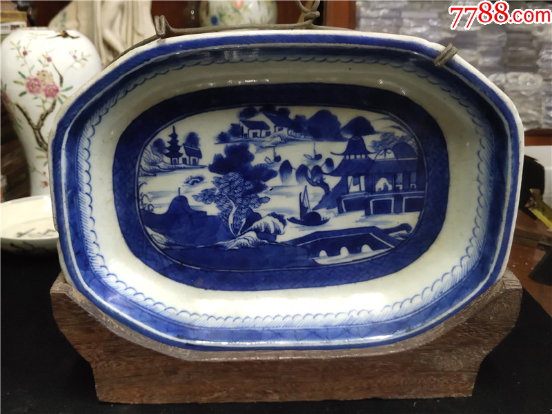 清乾隆青花山水亭台楼阁青花大赏盘（底座一起出售）_青花瓷_东收西藏阁