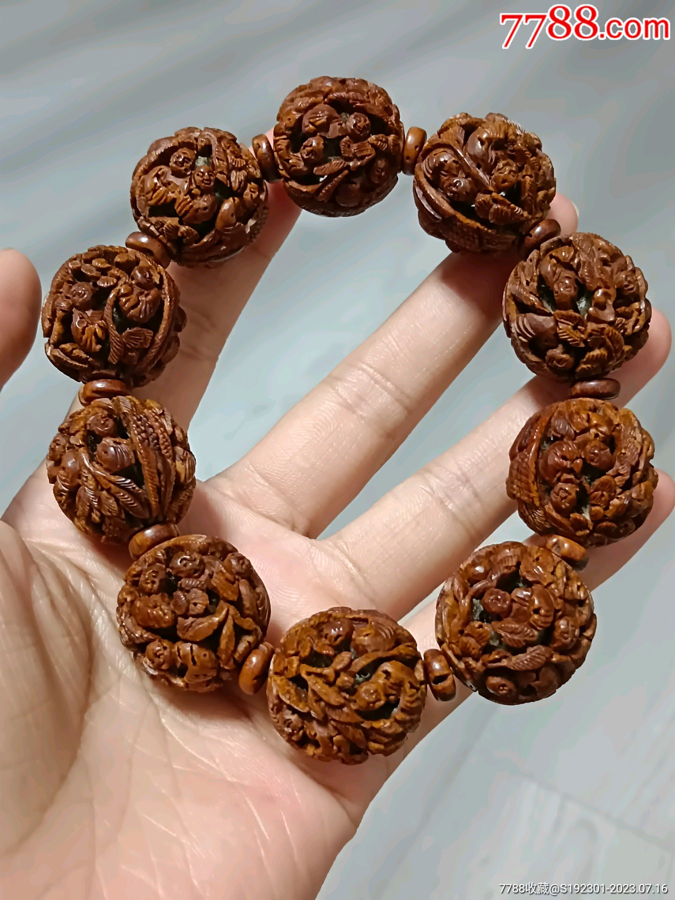 苏工精雕大个桃核和合二仙圆珠手串_杏核/桃核雕_图片鉴赏_收藏价值_7788青白瓷收藏